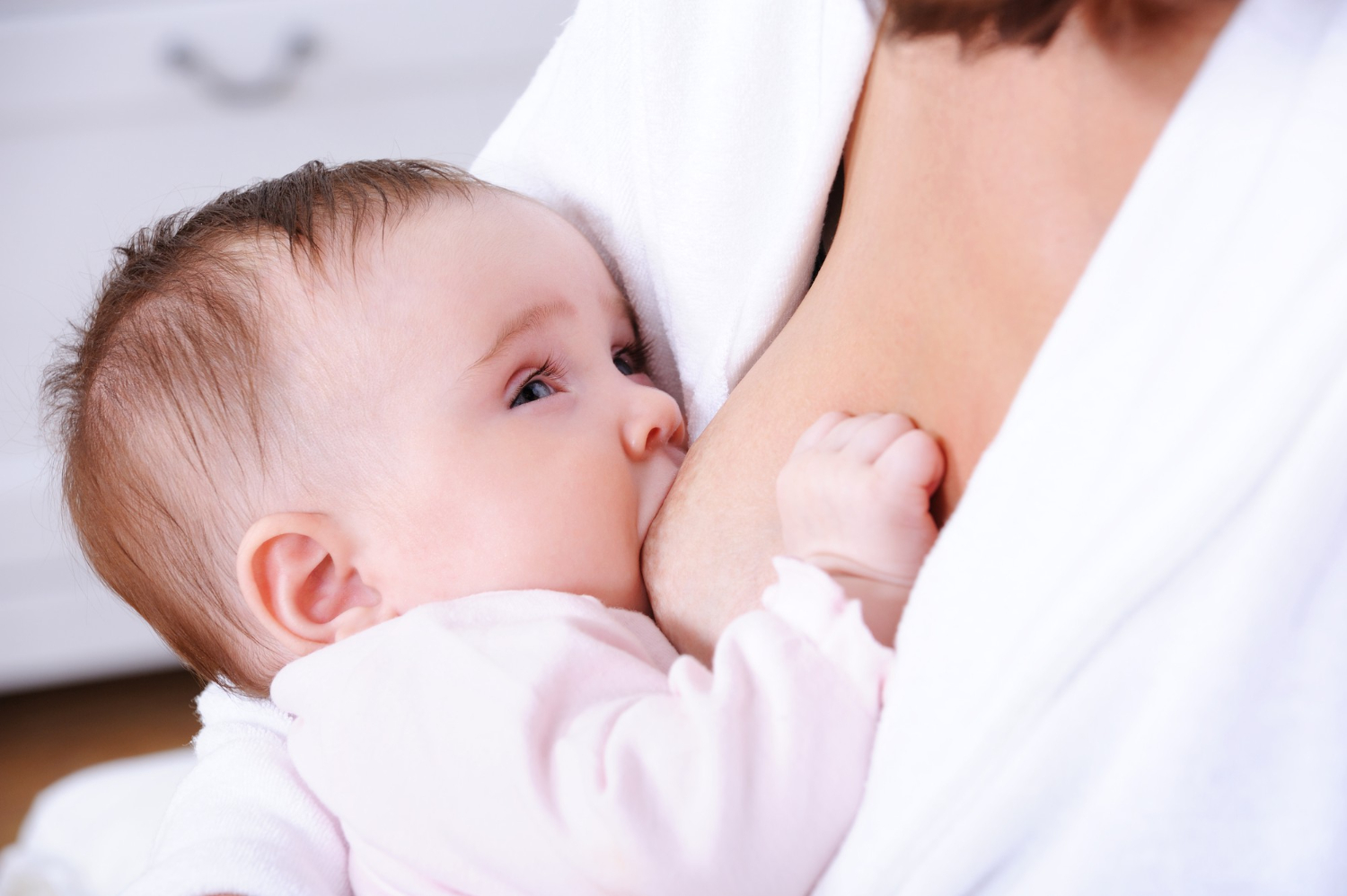 Agosto Dourado: importância da amamentação para mãe e bebê