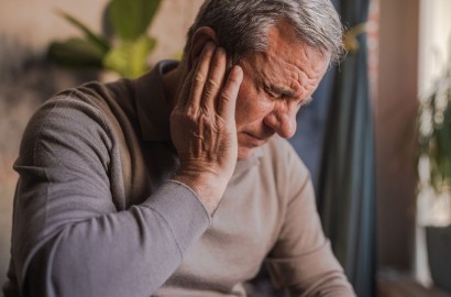 Dor de Ouvido: Como Aliviar de Uma Vez em Casa (Crianças e Adultos) | Guia Definitivo